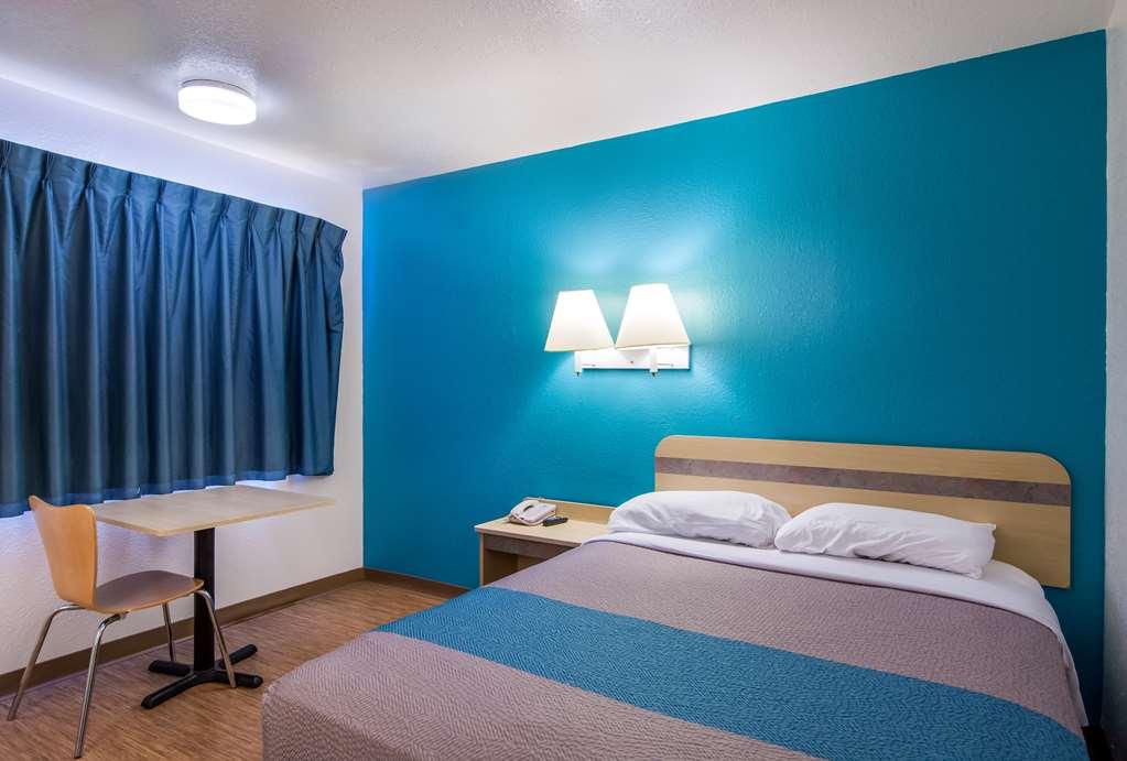 Hotel 6-sandston, Va - Richmond, Va
