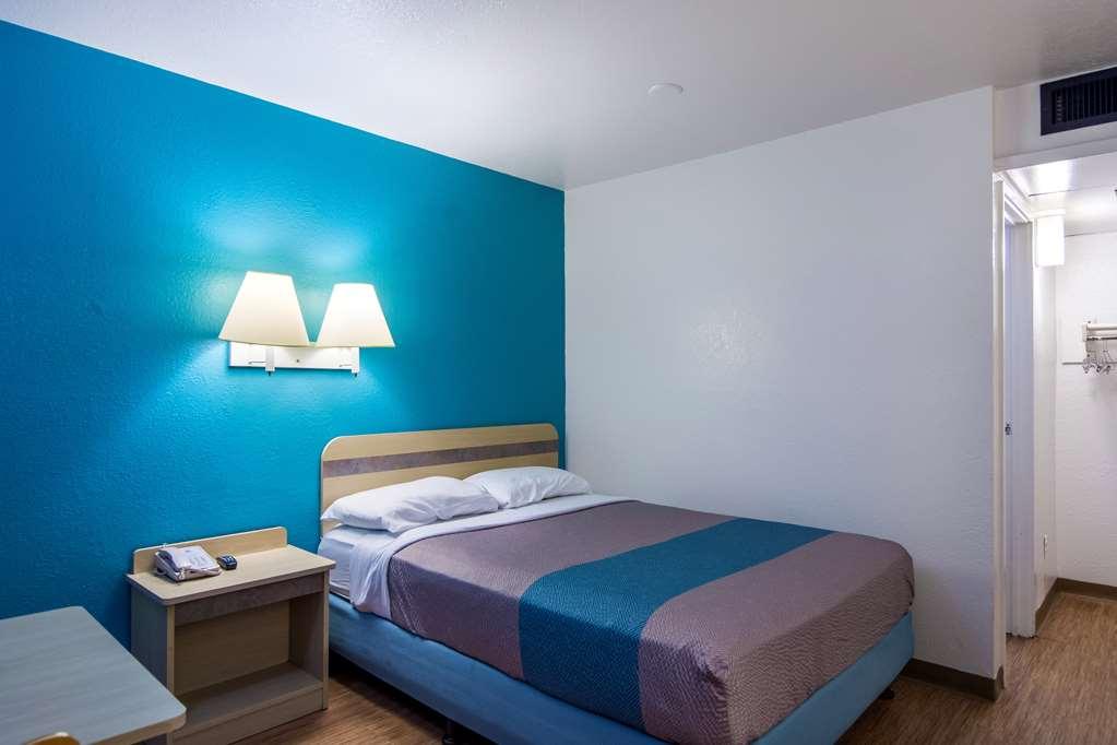 Hotel 6-sandston, Va - Richmond, Va 2*