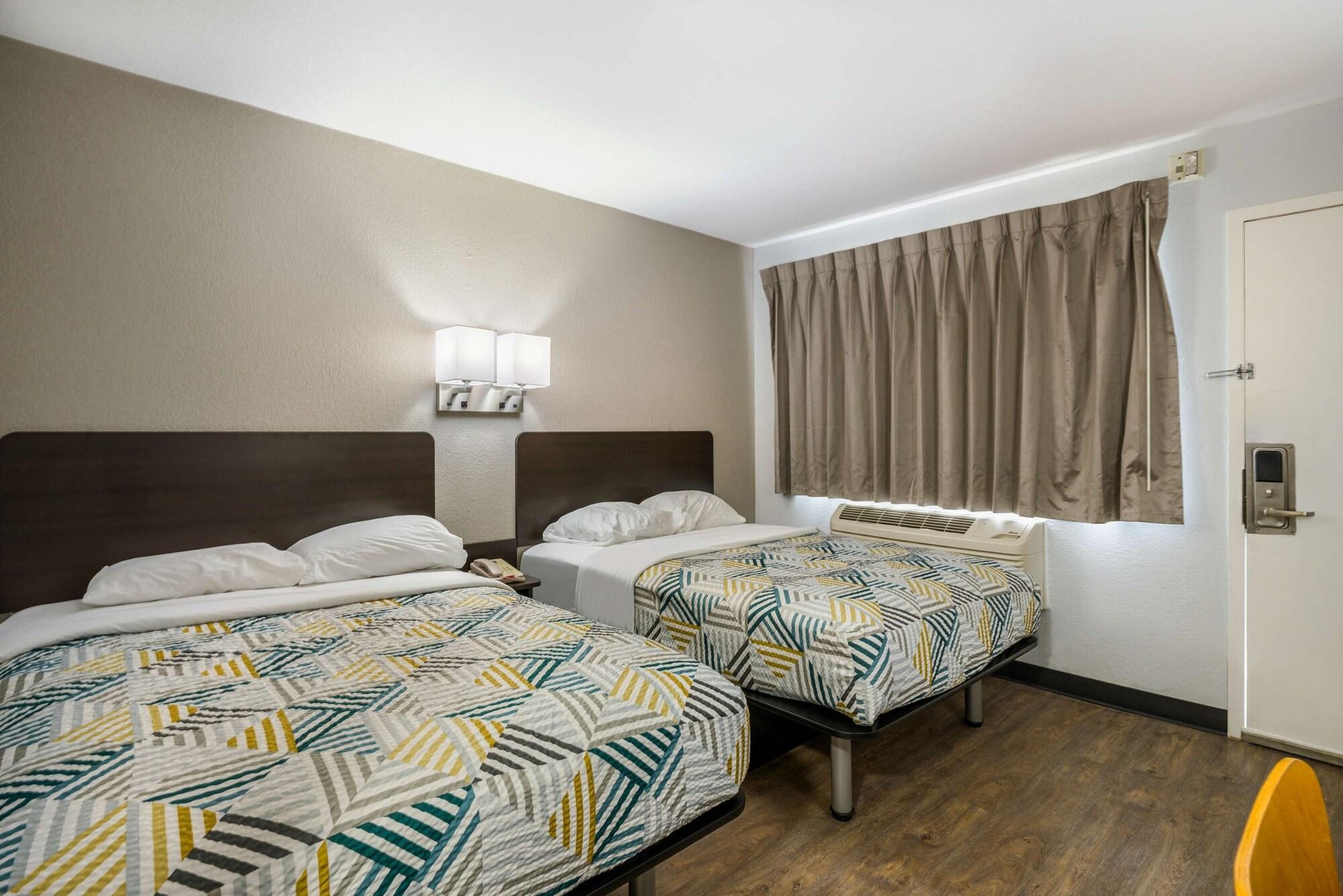 Hotel 6-sandston, Va - Richmond, Va